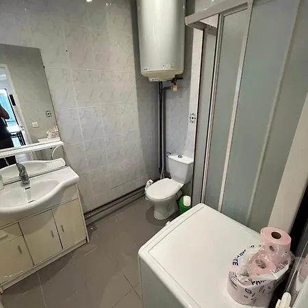 Апартаменты 5 Minutes From Rer A *
