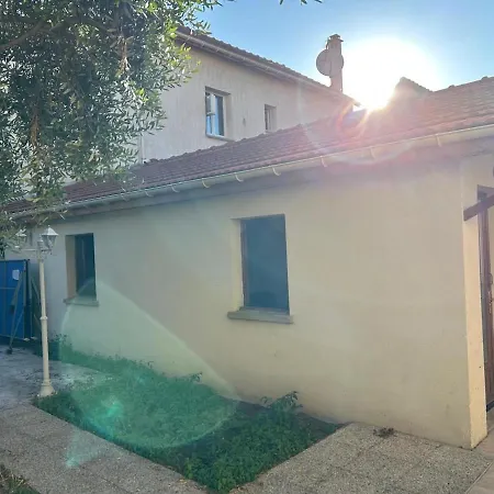 Апартаменты 5 Minutes From Rer A *
